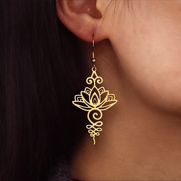 ⚜️[𝟯/$𝟮𝟴]⚜️NEW Large Lotus Stainless Steel Earrings - Picture 5 of 7